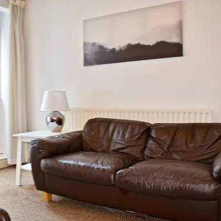 Apartment Modern 1 Bedroom Near The River *